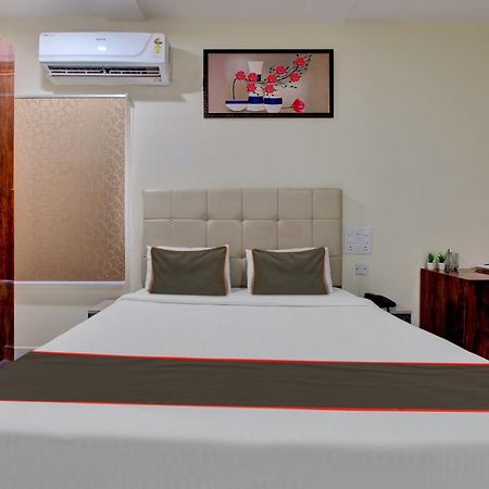 Collection O Hotel Mango Tree Khammam Exterior photo