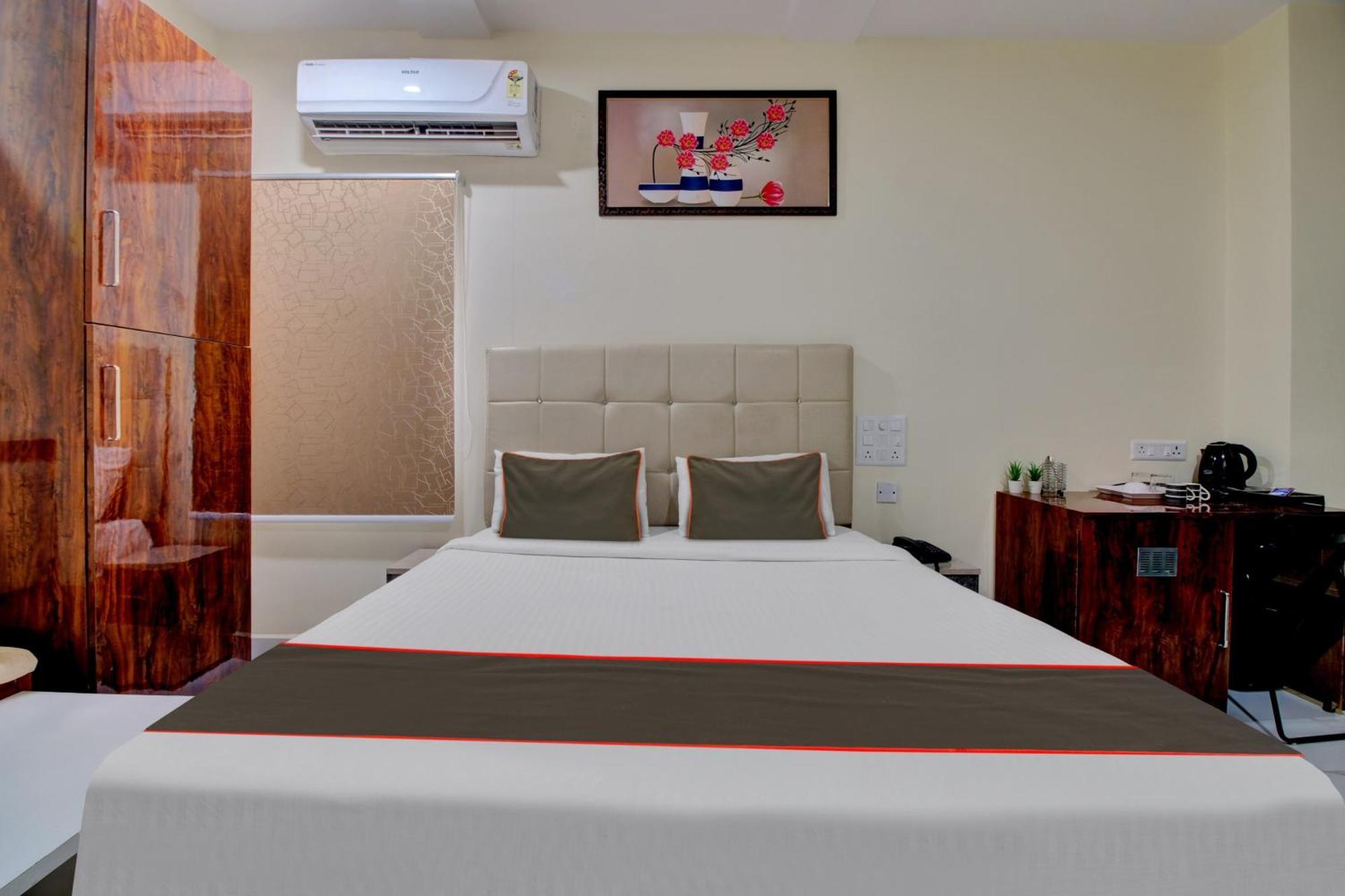 Collection O Hotel Mango Tree Khammam Exterior photo