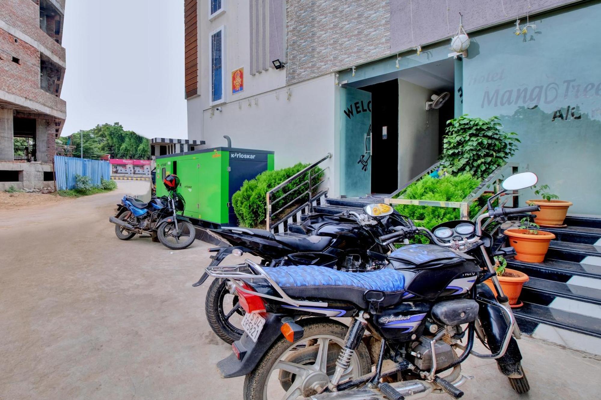 Collection O Hotel Mango Tree Khammam Exterior photo