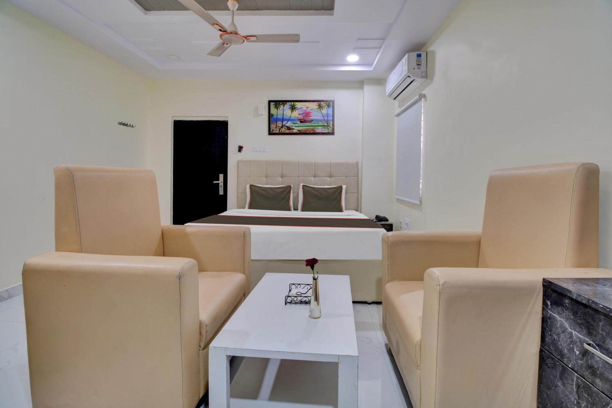 Collection O Hotel Mango Tree Khammam Exterior photo