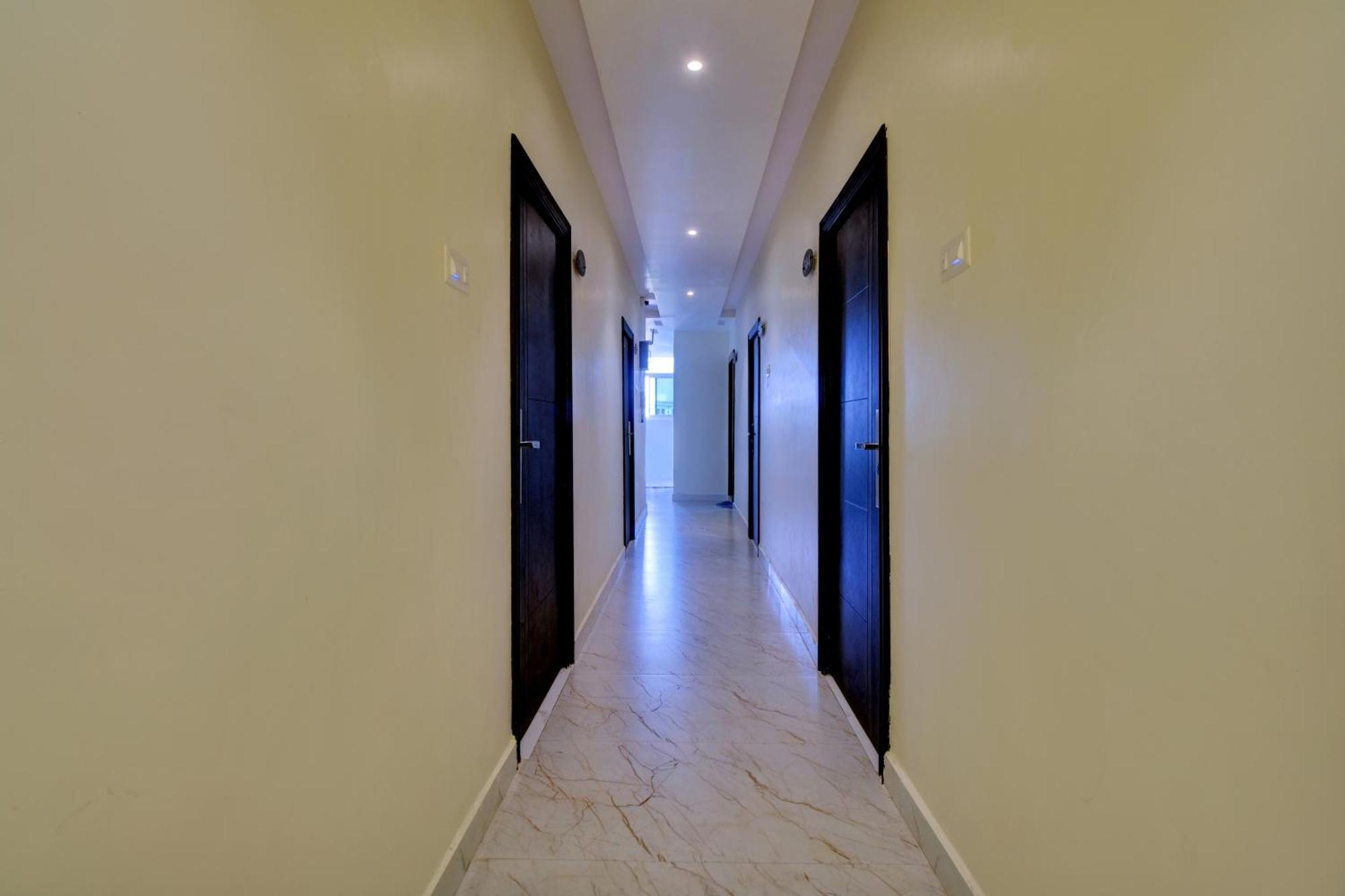 Collection O Hotel Mango Tree Khammam Exterior photo